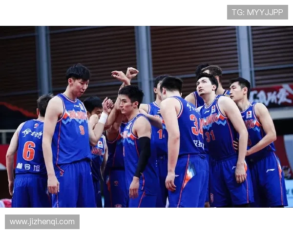 新疆男篮集结备战新援到位训练火力全开冲击新赛季誓夺佳绩再启征程 新疆男篮集结备战新援到位训练火力全开冲击新赛季誓夺佳绩再启征程